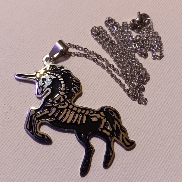 Unicorn skeleton necklace - Picture 2 of 10